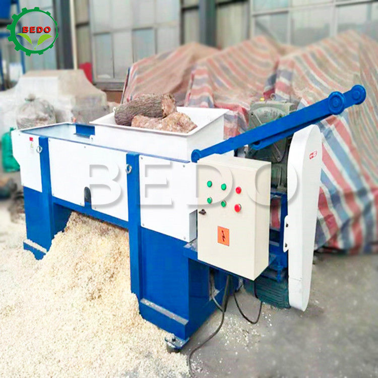 ऑटोमैटिक वुड ट्री स्पैविंग मशीन 7.5kw 3600r/Min बड़ी क्षमता उत्पादन उपकरण