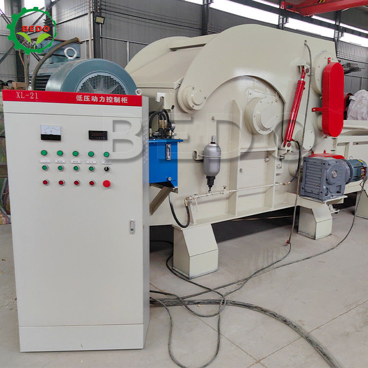 Powerful Diesel Engine Industrial Wood Crushing Machine For 1000MM Width Feeder Size