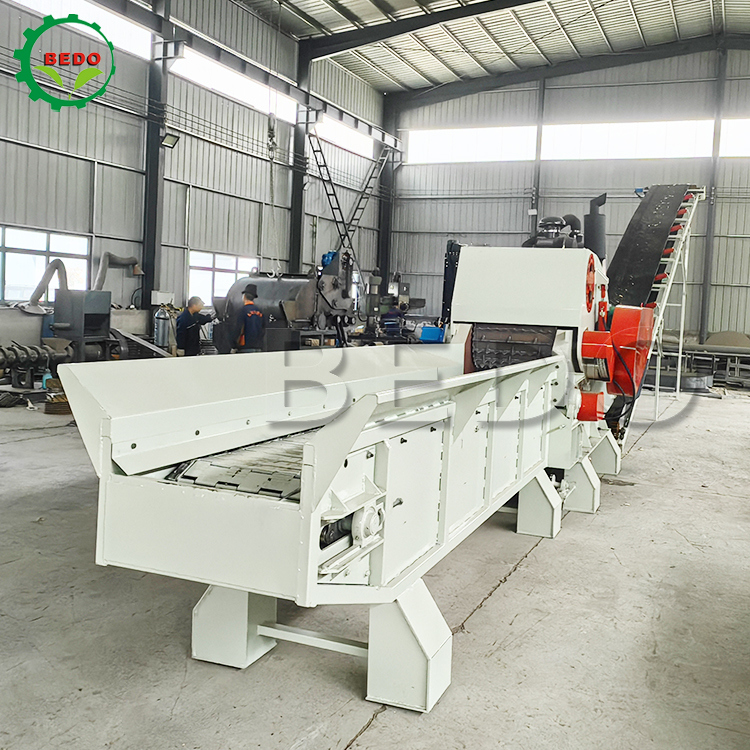 स्व-खाद्य 235HP वुड चिपर मशीन 700x400 मिमी इनलेट भारी शुल्क चिपिंग औद्योगिक ड्रम श्रेडर