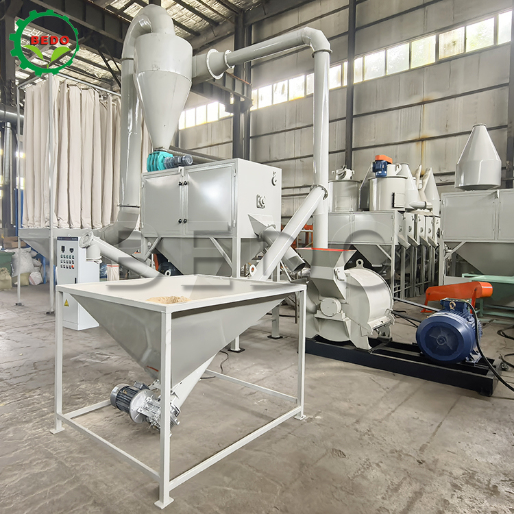 लकड़ी के बुरादे के लिए 50 हर्ट्ज आवृत्ति वाली लकड़ी पाउडर मशीन, कम शोर और उच्च आवृत्ति