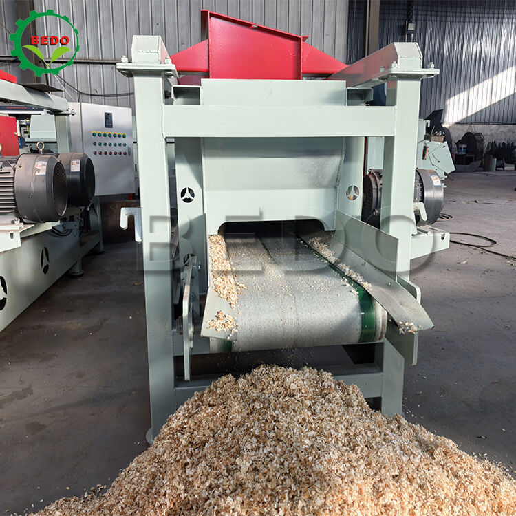 लकड़ी के प्रसंस्करण के लिए 1-10 मिमी समायोज्य 380V भारी शुल्क स्वचालित लकड़ी के टुकड़े करने की मशीन और प्लेनर