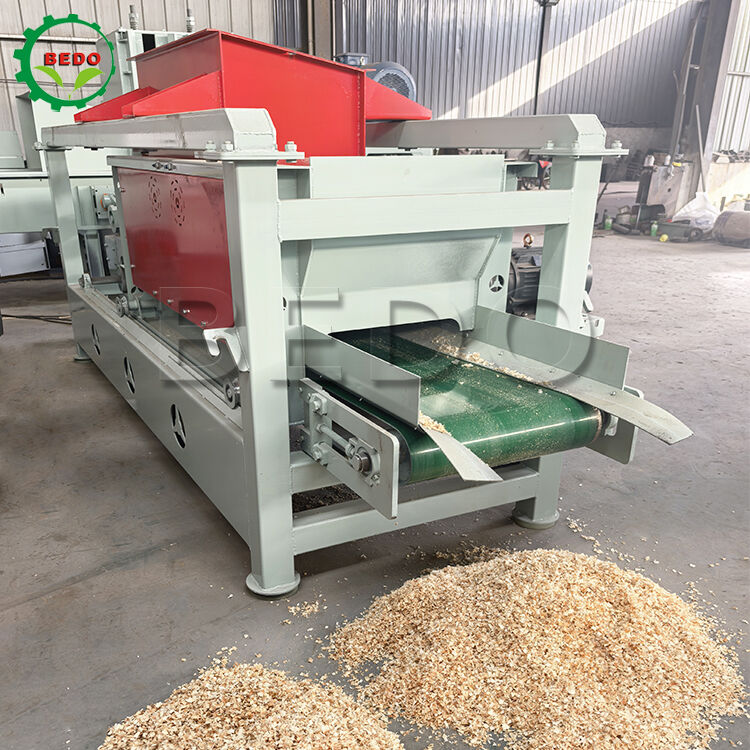 Industrial Wood Shavings Machine with 800-1000 Kg/hour Capacity, 3600r/min Rotate Speed, and Adjustable Output Size 1-10mm