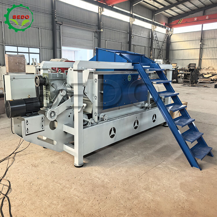 डबल मुख्य शाफ्ट पावर वुड स्पैविंग मशीन 7.5kw 400kg/h क्षमता कार्बन स्टील उपकरण