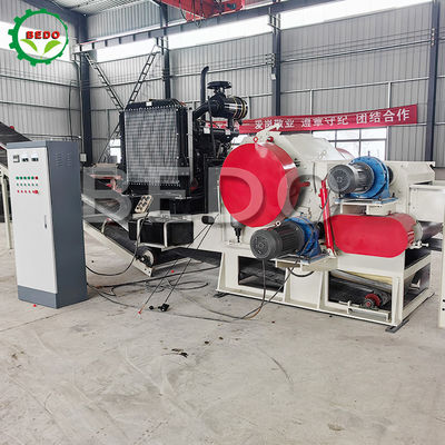 डीजल इंजन 330HP लकड़ी के चिप्स बनाने की मशीन 310x700 मिमी फीडिंग औद्योगिक ड्रम चिपर