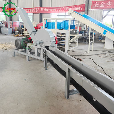 37kw स्व-भोजन लकड़ी चिपिंग मशीन 3-5t/h क्षमता ड्रम प्रकार शाखा Shredder
